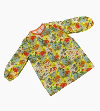 Bata escolar con botones