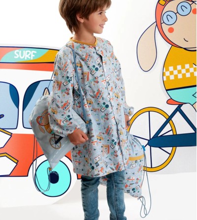 Bata escolar con botones